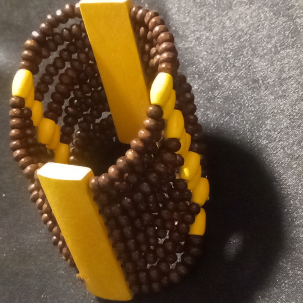 Wooden beaded layered bracelet expandable new with tags